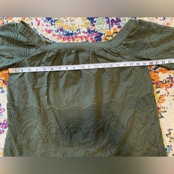 $8 SALE Daniel Rainn Off Shoulder Eyelet Blouse - Picture 6 of 11